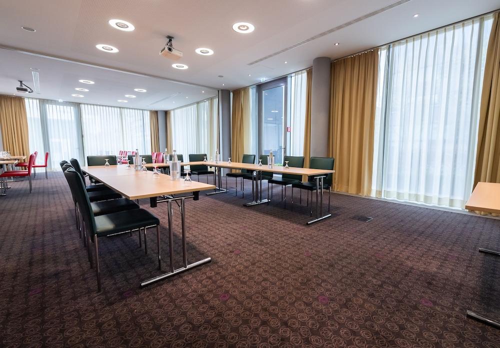 Doubletree By Hilton Frankfurt Niederrad Ξενοδοχείο Φραγκφούρτη Εξωτερικό φωτογραφία